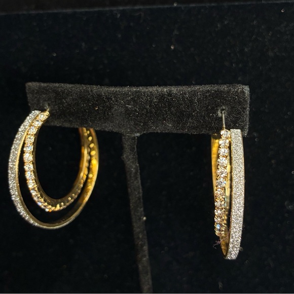 Assortment Lot of 9 Elegant Gold and Silver Hoop Earrings Set - Picture 10 of 11